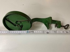 Alter Tisch Dosenöffner