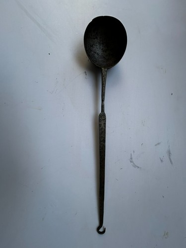 Antiker löffel aus metall - aus,