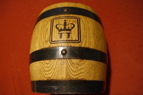 Altes holzfass eiche - altes,