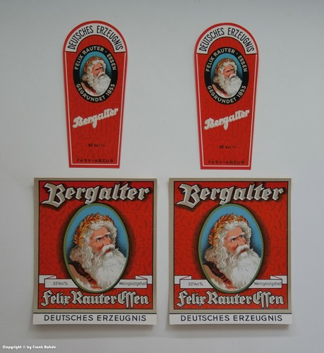 Vier flaschen etiketten - vier,
