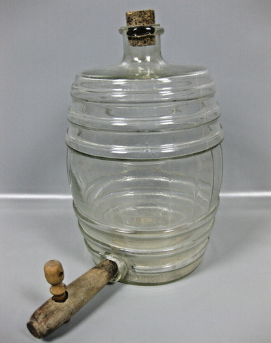 Altes weinfass fass aus glas - altes,